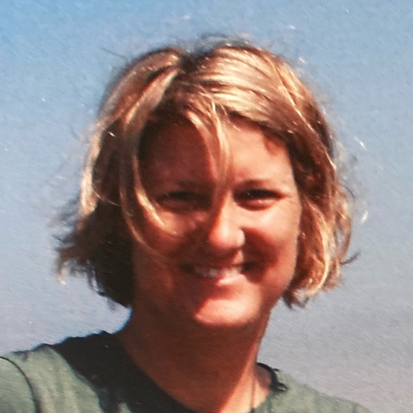 Meet your Posher, Erica - Picture 2 of 2